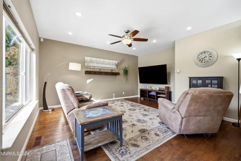 741 Balzar, Reno, Nevada 89502, 4 Bedrooms Bedrooms, ,3 BathroomsBathrooms,Residential,Residential,Balzar,0,260013497