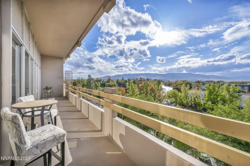 100 Arlington, Reno, Nevada 89501, 2 Bedrooms Bedrooms, ,2 BathroomsBathrooms,Residential,Residential,Arlington,0,260013503