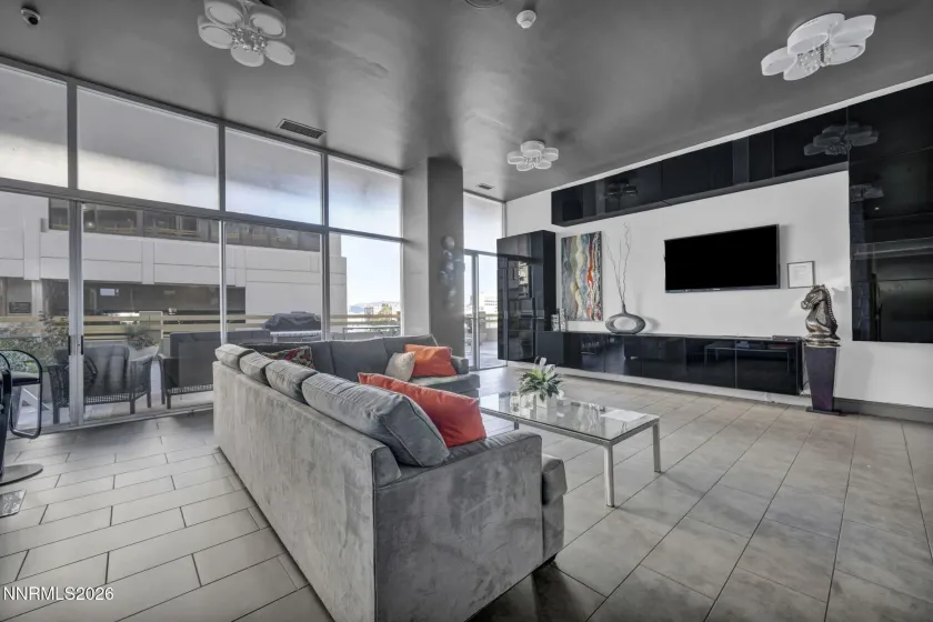 100 Arlington, Reno, Nevada 89501, 2 Bedrooms Bedrooms, ,2 BathroomsBathrooms,Residential,Residential,Arlington,0,260013503