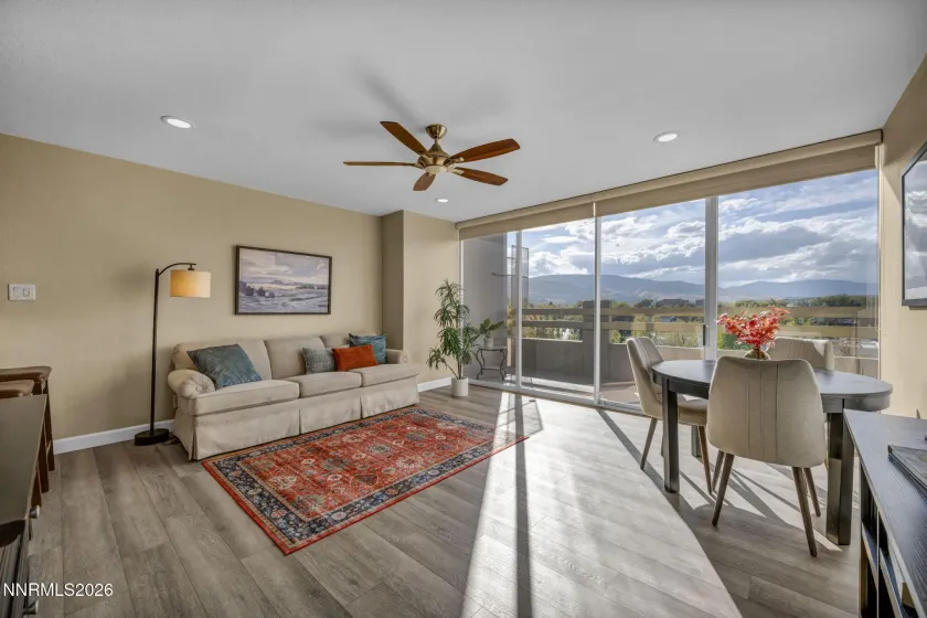 100 Arlington, Reno, Nevada 89501, 2 Bedrooms Bedrooms, ,2 BathroomsBathrooms,Residential,Residential,Arlington,0,260013503