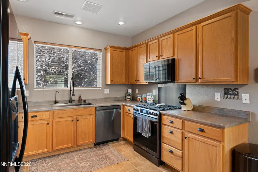 1475 Green River, Fernley, Nevada 89408, 3 Bedrooms Bedrooms, ,2 BathroomsBathrooms,Residential,Residential,Green River,0,260013517