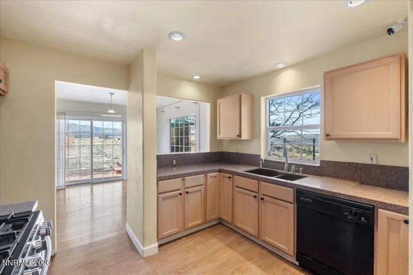15075 Gooding, Reno, Nevada 89508, 4 Bedrooms Bedrooms, ,3 BathroomsBathrooms,Residential,Residential,Gooding,0,260013518