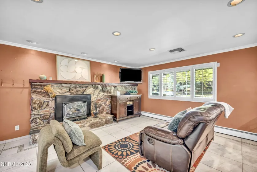 325 Tahoe, Carson City, Nevada 89703, 3 Bedrooms Bedrooms, ,2 BathroomsBathrooms,Residential,Residential,Tahoe,0,260013523