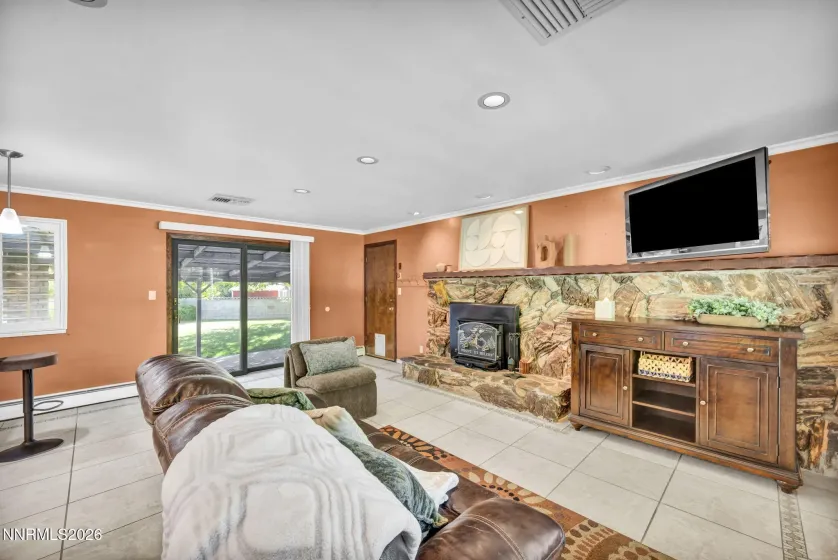 325 Tahoe, Carson City, Nevada 89703, 3 Bedrooms Bedrooms, ,2 BathroomsBathrooms,Residential,Residential,Tahoe,0,260013523