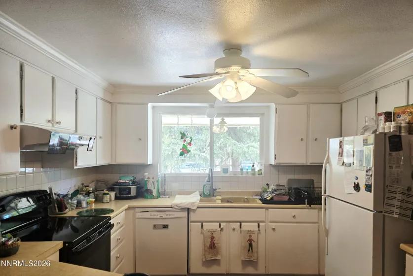 2755 Severn, Reno, Nevada 89503, 4 Bedrooms Bedrooms, ,2 BathroomsBathrooms,Residential,Residential,Severn,0,260013532