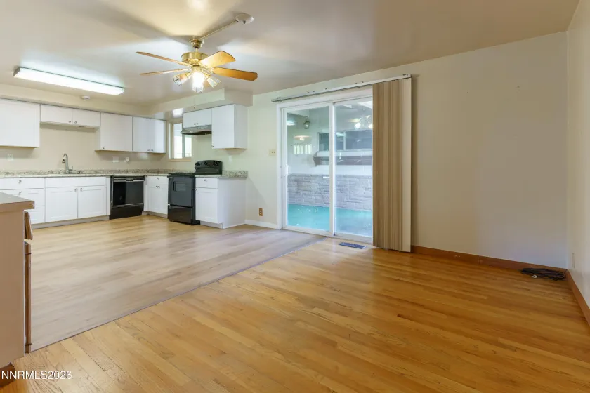 25 Coleman, Reno, Nevada 89503, 3 Bedrooms Bedrooms, ,3 BathroomsBathrooms,Residential,Residential,Coleman,0,260013540