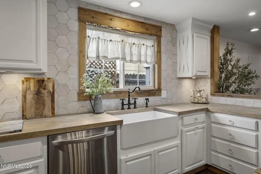 4050 Houston, Reno, Nevada 89502, 3 Bedrooms Bedrooms, ,2 BathroomsBathrooms,Residential,Residential,Houston,0,260013551