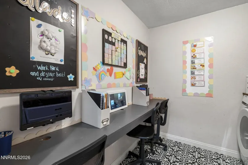 4050 Houston, Reno, Nevada 89502, 3 Bedrooms Bedrooms, ,2 BathroomsBathrooms,Residential,Residential,Houston,0,260013551