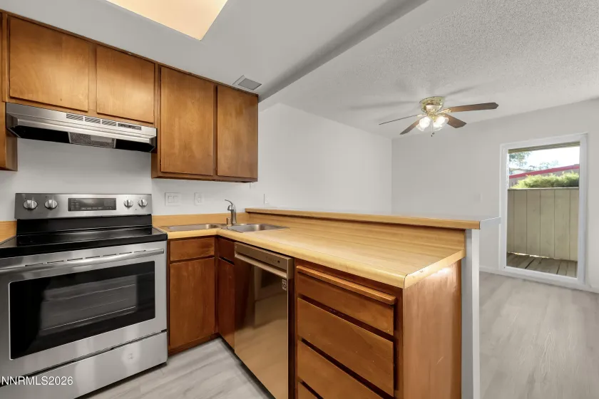 2107 Roundhouse, Sparks, Nevada 89431, 1 Bedroom Bedrooms, ,1 BathroomBathrooms,Residential,Residential,Roundhouse,0,260013567