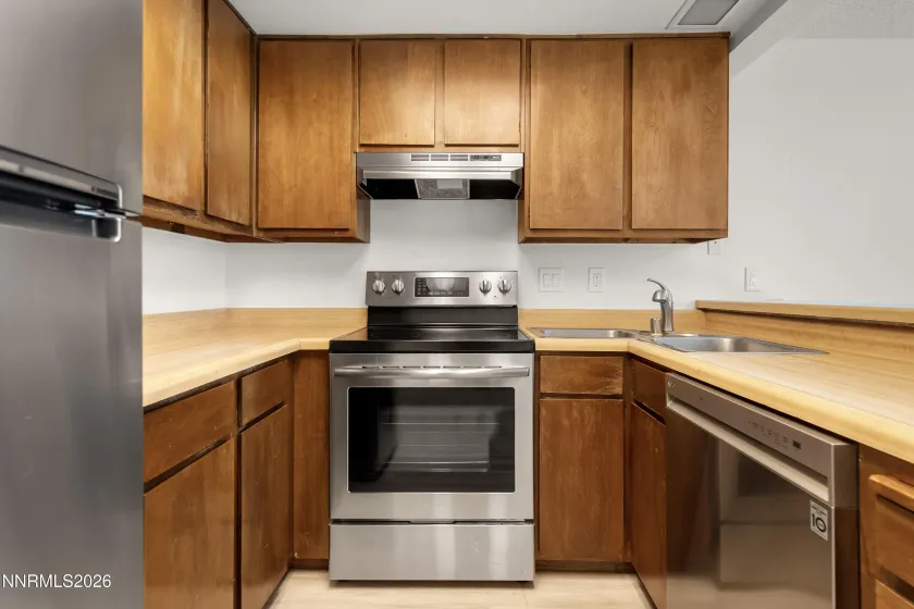 2107 Roundhouse, Sparks, Nevada 89431, 1 Bedroom Bedrooms, ,1 BathroomBathrooms,Residential,Residential,Roundhouse,0,260013567