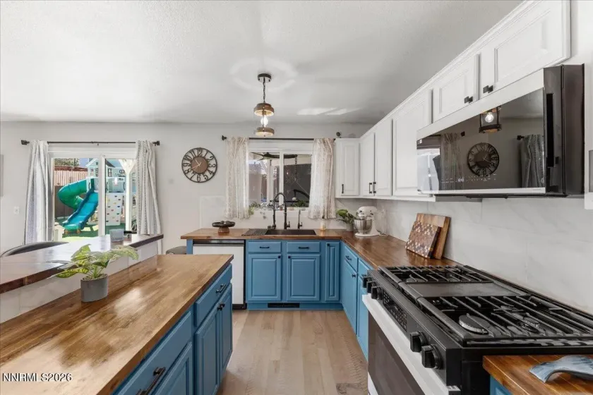 122 Desert Springs, Fernley, Nevada 89408, 3 Bedrooms Bedrooms, ,3 BathroomsBathrooms,Residential,Residential,Desert Springs,0,260013582