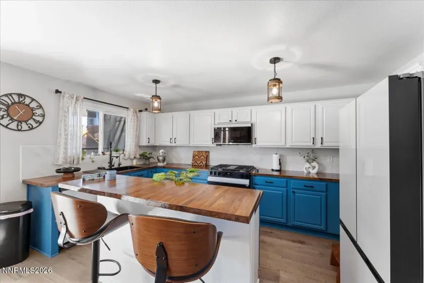 122 Desert Springs, Fernley, Nevada 89408, 3 Bedrooms Bedrooms, ,3 BathroomsBathrooms,Residential,Residential,Desert Springs,0,260013582