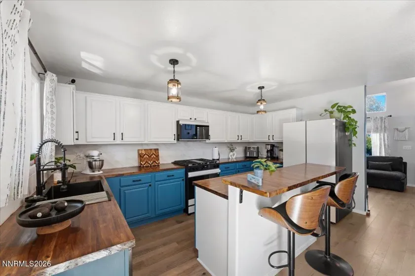 122 Desert Springs, Fernley, Nevada 89408, 3 Bedrooms Bedrooms, ,3 BathroomsBathrooms,Residential,Residential,Desert Springs,0,260013582