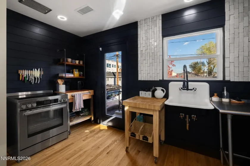 623 2nd, Reno, Nevada 89502, 1 Bedroom Bedrooms, ,1 BathroomBathrooms,Residential,Residential,2nd,0,260013601