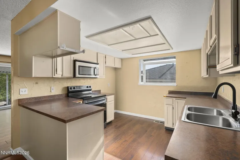 3535 7th, Reno, Nevada 89503, 3 Bedrooms Bedrooms, ,2 BathroomsBathrooms,Residential,Residential,7th,0,260013602