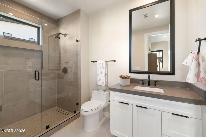 Secondary bedroom bath