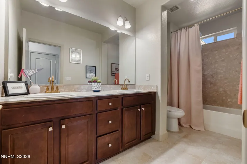 10050 Barrel Racer, Reno, Nevada 89521, 4 Bedrooms Bedrooms, ,3 BathroomsBathrooms,Residential,Residential,Barrel Racer,0,260013627