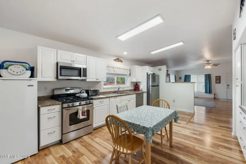17198 Aquamarine, Reno, Nevada 89508, 3 Bedrooms Bedrooms, ,2 BathroomsBathrooms,Residential,Residential,Aquamarine,0,260013629