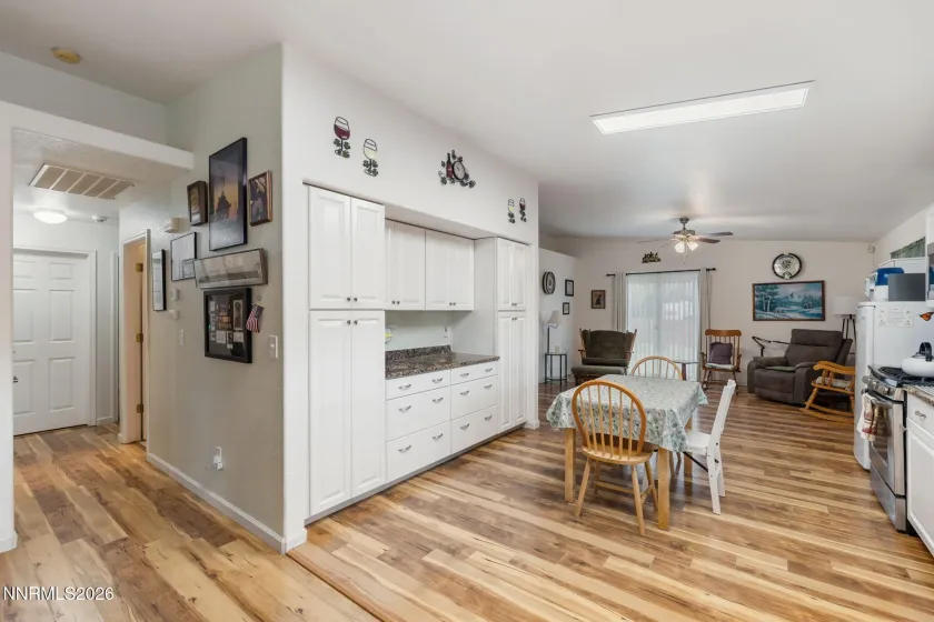 17198 Aquamarine, Reno, Nevada 89508, 3 Bedrooms Bedrooms, ,2 BathroomsBathrooms,Residential,Residential,Aquamarine,0,260013629