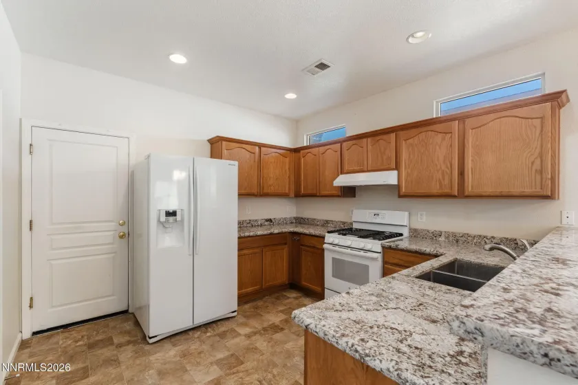 552 Sugarloaf, Dayton, Nevada 89403, 3 Bedrooms Bedrooms, ,2 BathroomsBathrooms,Residential,Residential,Sugarloaf,0,260013630