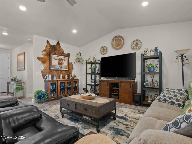 2550 Emerson, Fernley, Nevada 89408, 4 Bedrooms Bedrooms, ,2 BathroomsBathrooms,Residential,Residential,Emerson,0,260013640