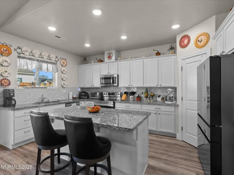 2550 Emerson, Fernley, Nevada 89408, 4 Bedrooms Bedrooms, ,2 BathroomsBathrooms,Residential,Residential,Emerson,0,260013640