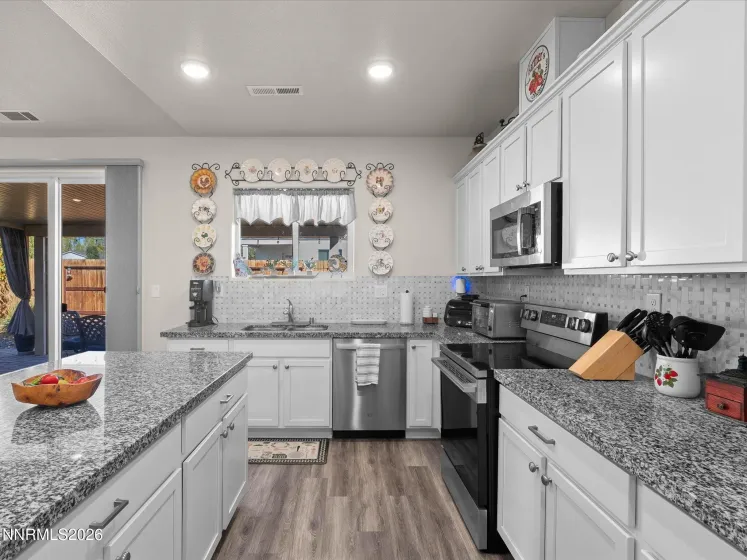 2550 Emerson, Fernley, Nevada 89408, 4 Bedrooms Bedrooms, ,2 BathroomsBathrooms,Residential,Residential,Emerson,0,260013640