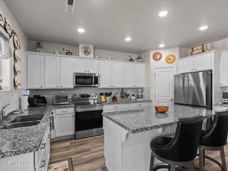 2550 Emerson, Fernley, Nevada 89408, 4 Bedrooms Bedrooms, ,2 BathroomsBathrooms,Residential,Residential,Emerson,0,260013640
