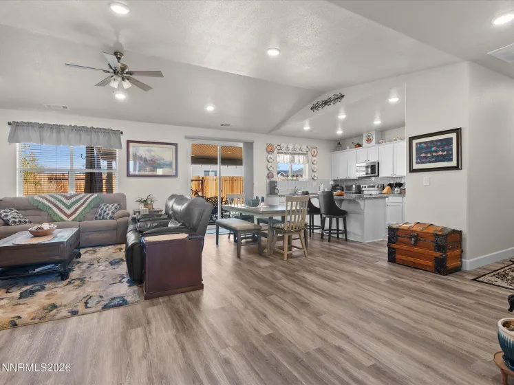 2550 Emerson, Fernley, Nevada 89408, 4 Bedrooms Bedrooms, ,2 BathroomsBathrooms,Residential,Residential,Emerson,0,260013640
