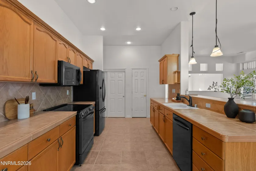 10130 Lucente, Reno, Nevada 89521, 4 Bedrooms Bedrooms, ,2 BathroomsBathrooms,Residential,Residential,Lucente,0,260013656