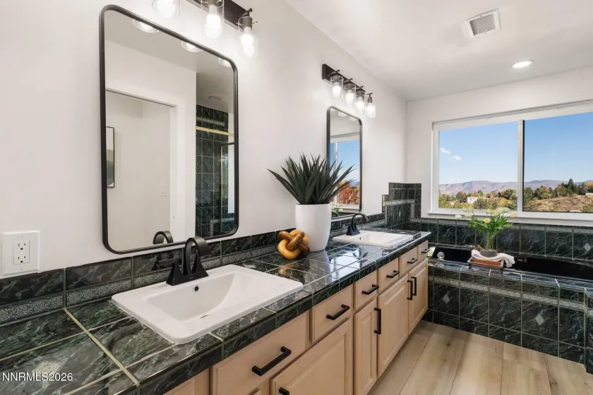 3240 Marthiam, Reno, Nevada 89509, 5 Bedrooms Bedrooms, ,4 BathroomsBathrooms,Residential,Residential,Marthiam,0,260013658
