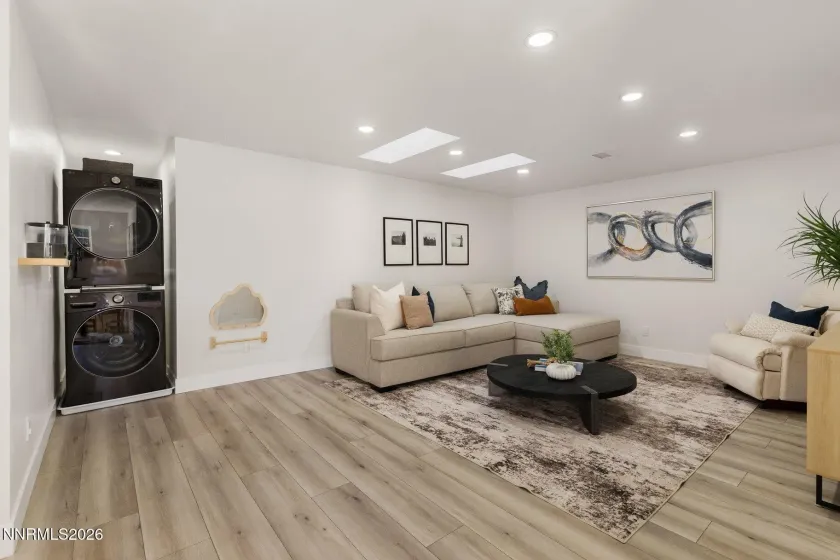 3240 Marthiam, Reno, Nevada 89509, 5 Bedrooms Bedrooms, ,4 BathroomsBathrooms,Residential,Residential,Marthiam,0,260013658