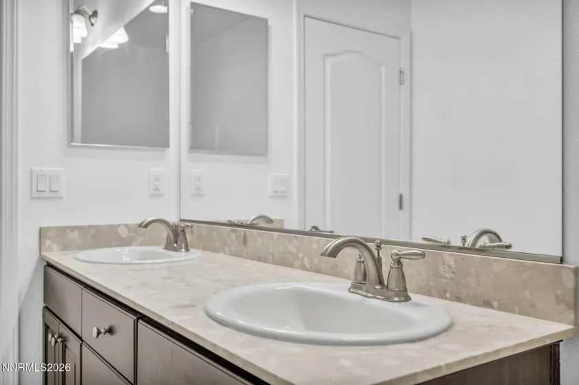 10591 Circle Oaks, Reno, Nevada 89521, 4 Bedrooms Bedrooms, ,2 BathroomsBathrooms,Residential,Residential,Circle Oaks,0,260013660