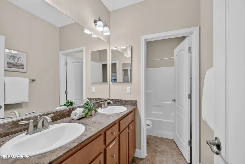 10855 Walnut Ridge, Reno, Nevada 89521, 4 Bedrooms Bedrooms, ,3 BathroomsBathrooms,Residential,Residential,Walnut Ridge,0,260013675