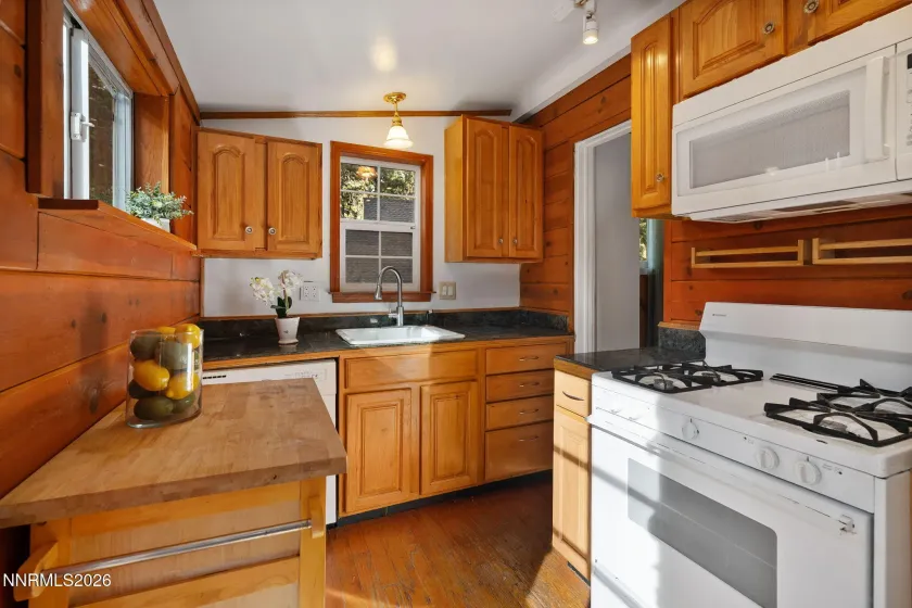 8792 Salmon, Kings Beach, California 96143, 1 Bedroom Bedrooms, ,1 BathroomBathrooms,Residential,Residential,Salmon,0,260013687