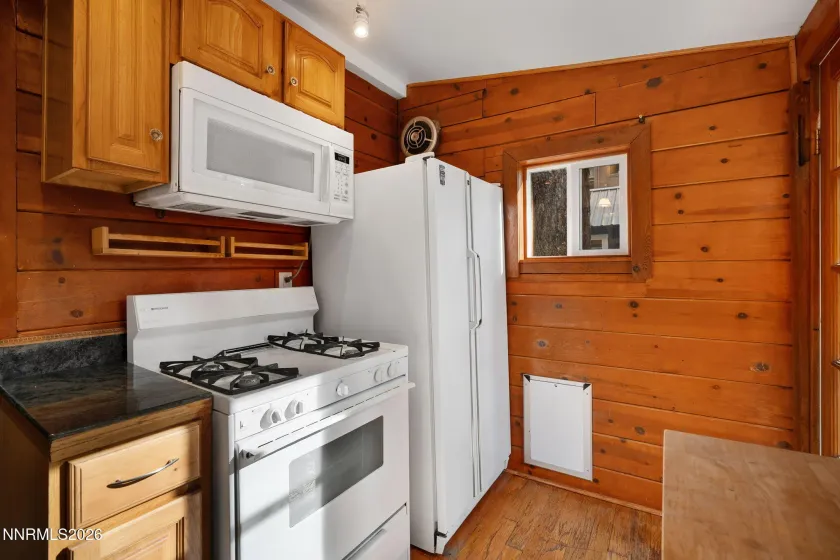 8792 Salmon, Kings Beach, California 96143, 1 Bedroom Bedrooms, ,1 BathroomBathrooms,Residential,Residential,Salmon,0,260013687
