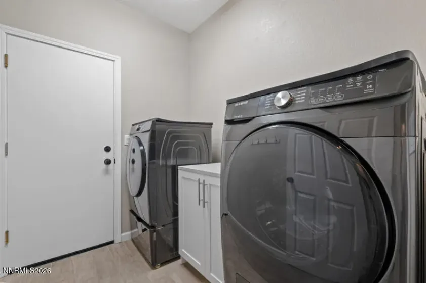 2400 Dodge, Sparks, Nevada 89436, 3 Bedrooms Bedrooms, ,2 BathroomsBathrooms,Residential,Residential,Dodge,0,260013689