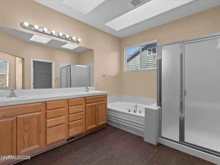 3370 Glacier, Reno, Nevada 89503, 3 Bedrooms Bedrooms, ,2 BathroomsBathrooms,Residential,Residential,Glacier,0,260013694