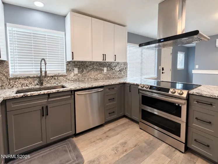 125 Reeves, Mc Dermitt, Nevada 89421, 3 Bedrooms Bedrooms, ,2 BathroomsBathrooms,Residential,Residential,Reeves,0,260013708