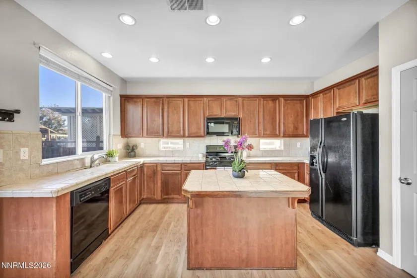 2360 Dodge, Sparks, Nevada 89436, 4 Bedrooms Bedrooms, ,3 BathroomsBathrooms,Residential,Residential,Dodge,0,260013715