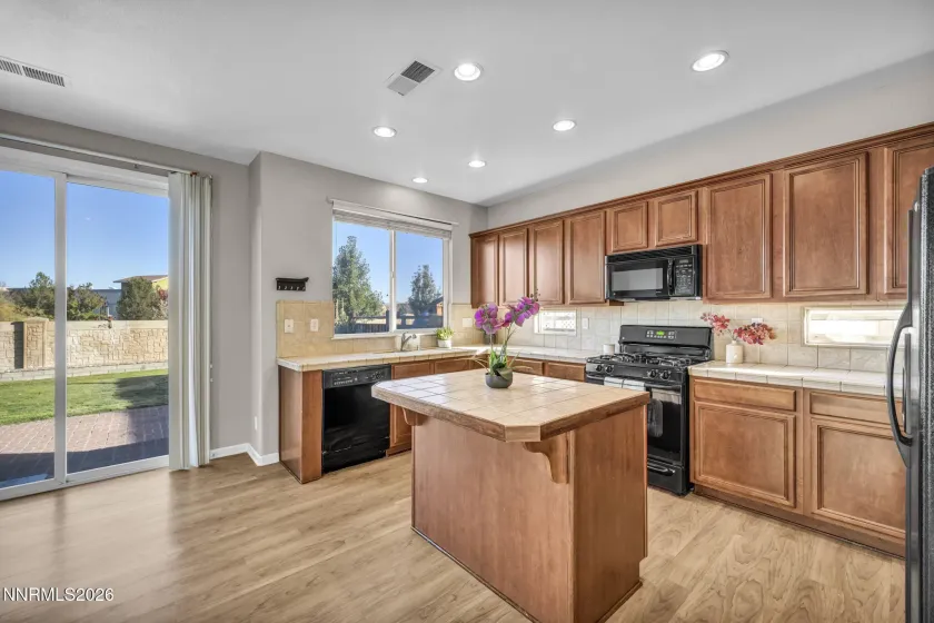 2360 Dodge, Sparks, Nevada 89436, 4 Bedrooms Bedrooms, ,3 BathroomsBathrooms,Residential,Residential,Dodge,0,260013715