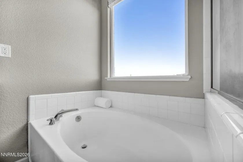 2360 Dodge, Sparks, Nevada 89436, 4 Bedrooms Bedrooms, ,3 BathroomsBathrooms,Residential,Residential,Dodge,0,260013715