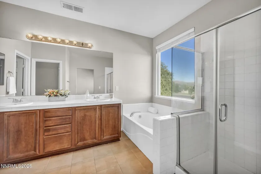 2360 Dodge, Sparks, Nevada 89436, 4 Bedrooms Bedrooms, ,3 BathroomsBathrooms,Residential,Residential,Dodge,0,260013715